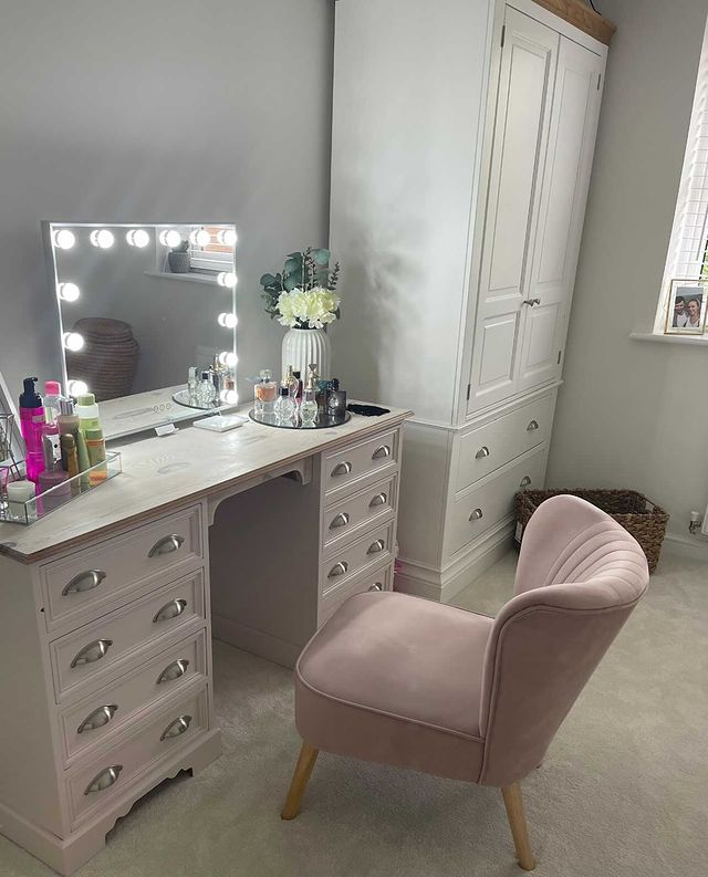 Breeze - Dove White Bedroom