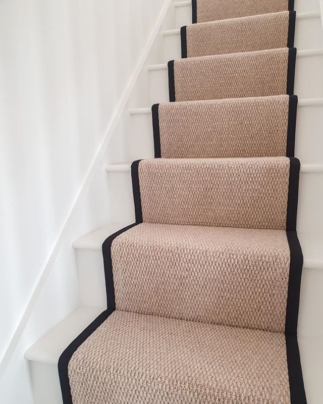 Casablanca - Wicker Cobble Beige Stairs