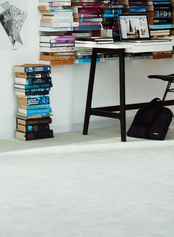 Tapi Duchess Saxony carpet