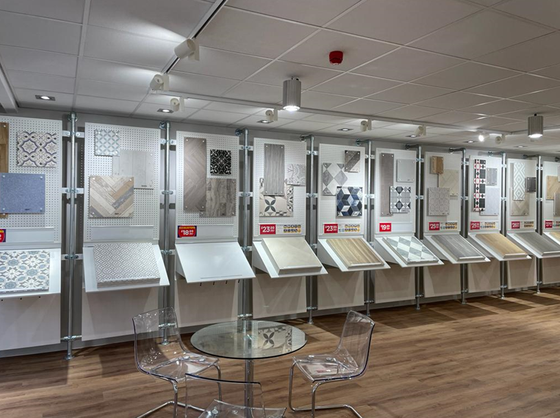 Tapi Sutton - Internal