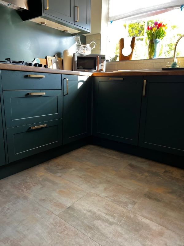 Kiri - Sesame Stone Brown Kitchen