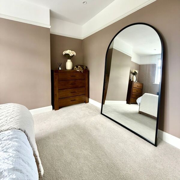 Claredon Carpet in Smoke Beige Bedroom