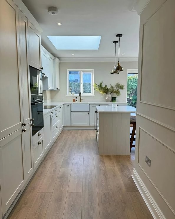 Richmond - Dana Oak Brown Kitchen