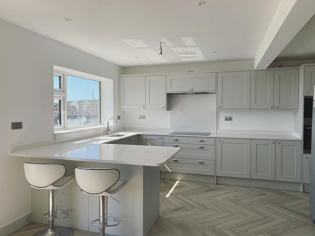 Ravello - Belstaff  Brown Kitchen