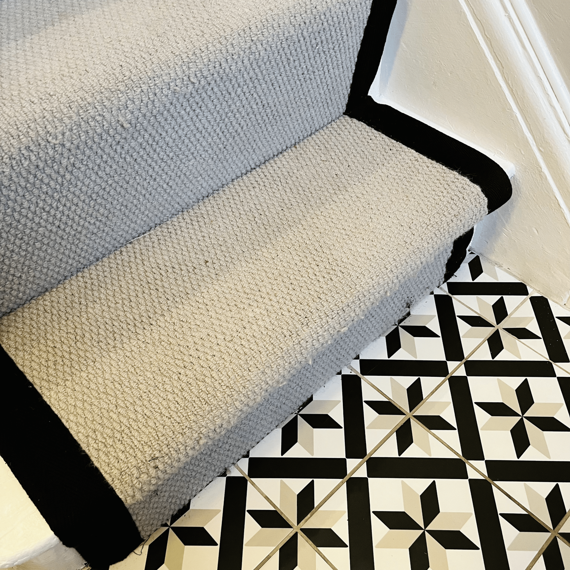 Seville - Parchment Cobble Beige Stairs