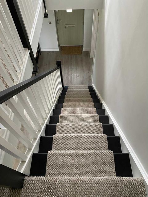 Donegal - Cobble Cloudy Cream Stairs