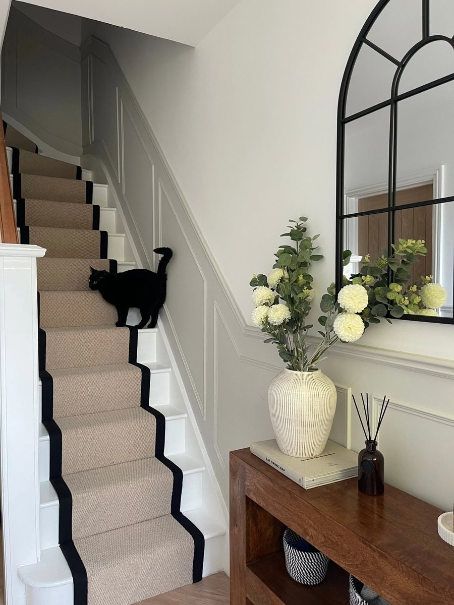 Casablanca - Beige Cobble Beige Stairs