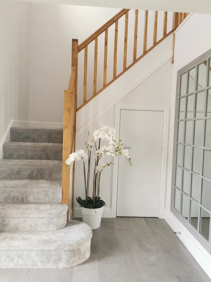 Zira - Platinum Silver Stairs