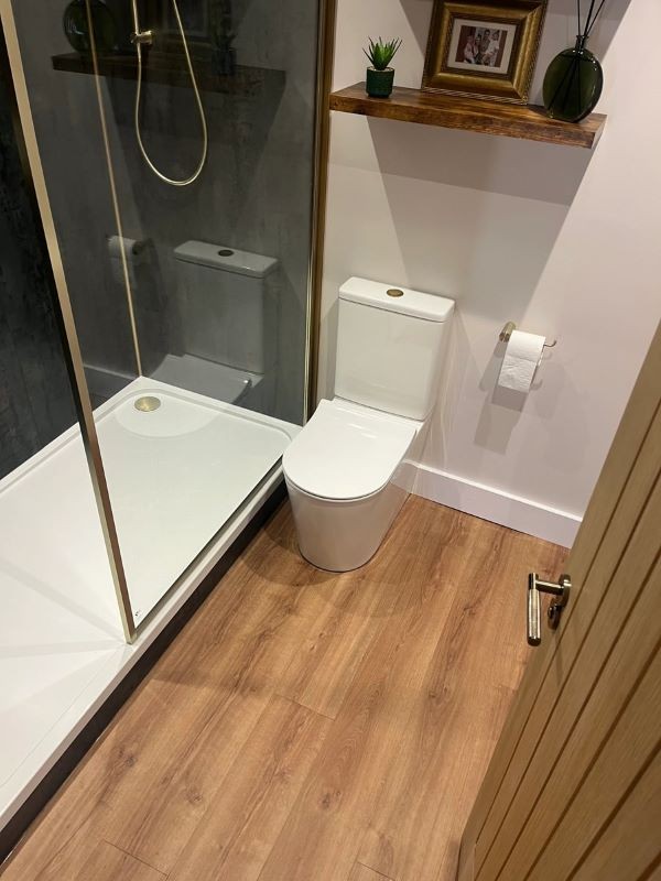 Kiri - Crisp Oak Dryback Brown Bathroom