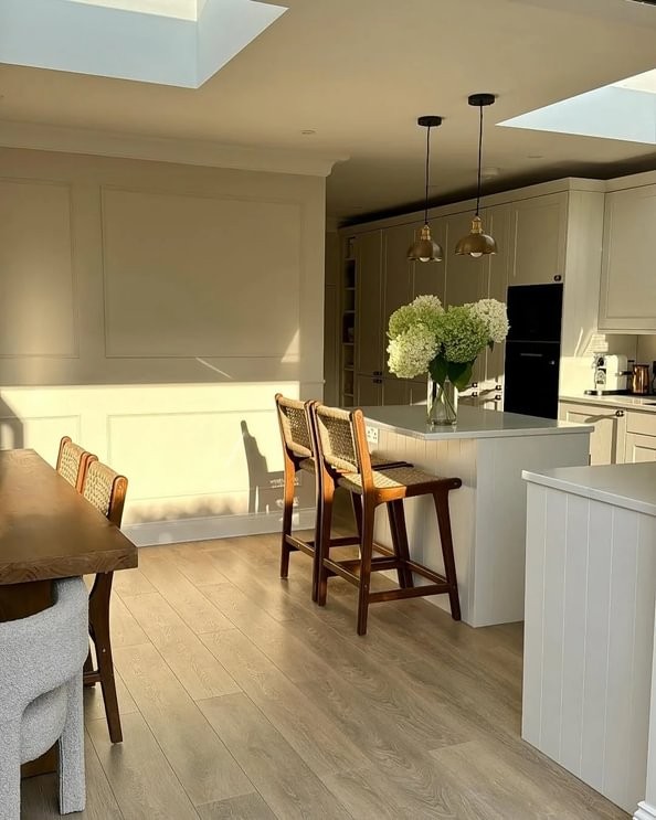 Richmond - Dana Oak Brown Kitchen