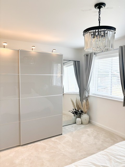 Breeze - Polar Bear White Bedroom